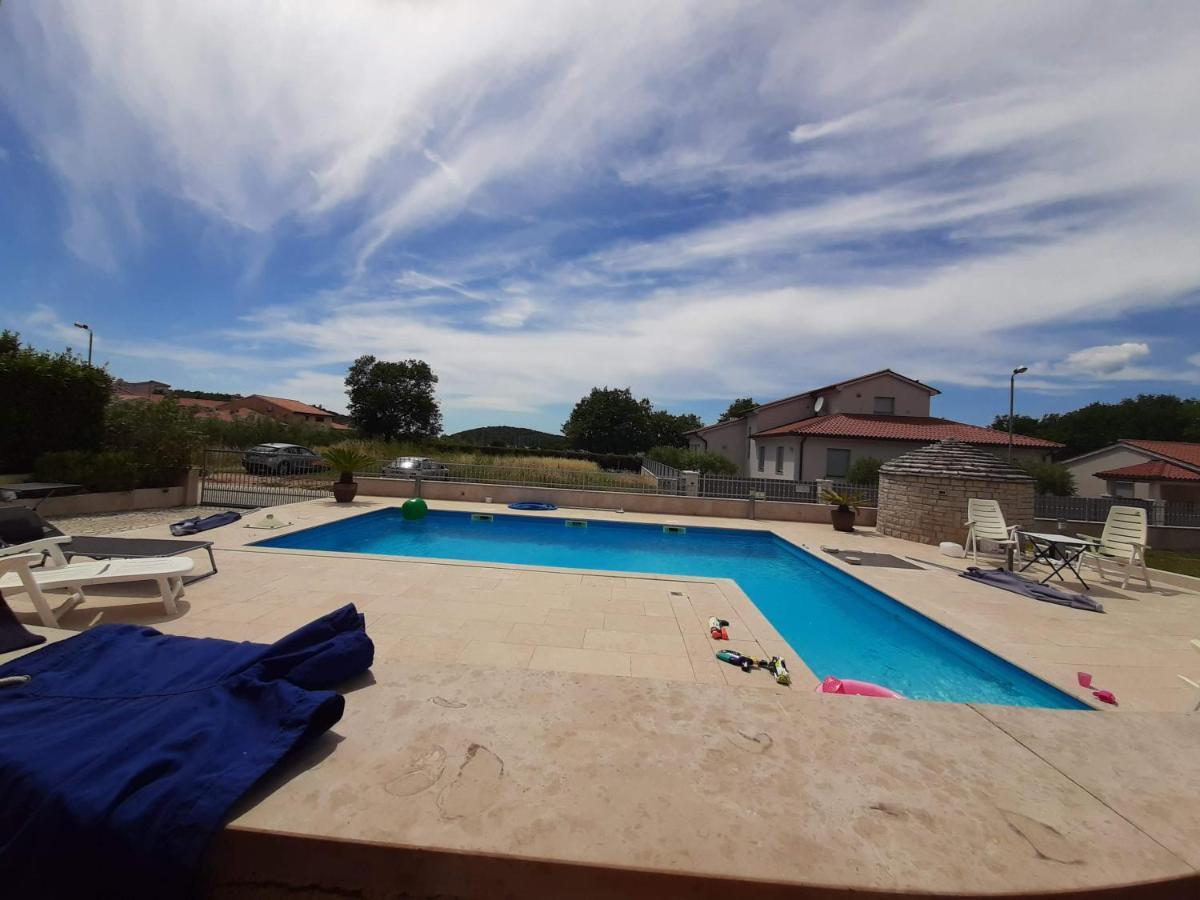 Nice, Cosy Studio Apartment With Shared Outdoor Pool بنجول المظهر الخارجي الصورة