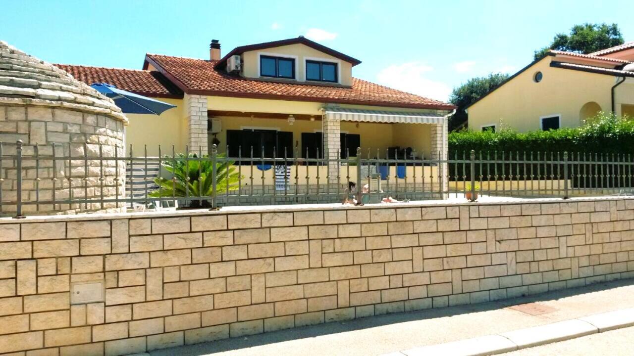 Nice, Cosy Studio Apartment With Shared Outdoor Pool بنجول المظهر الخارجي الصورة