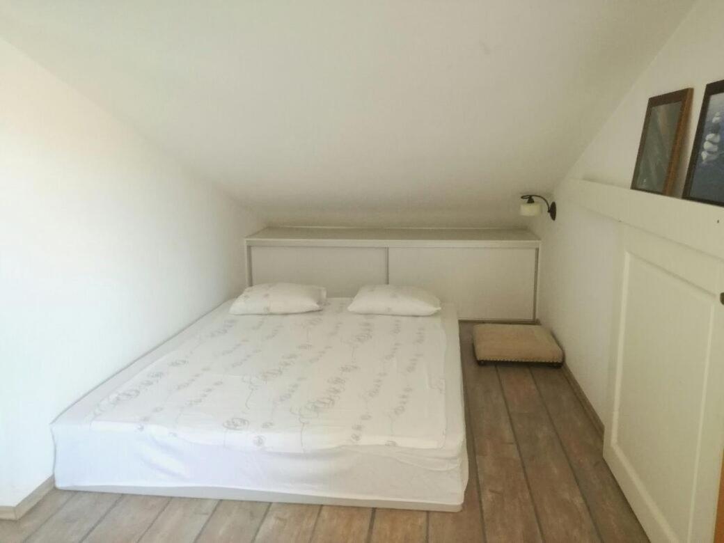 Nice, Cosy Studio Apartment With Shared Outdoor Pool بنجول المظهر الخارجي الصورة